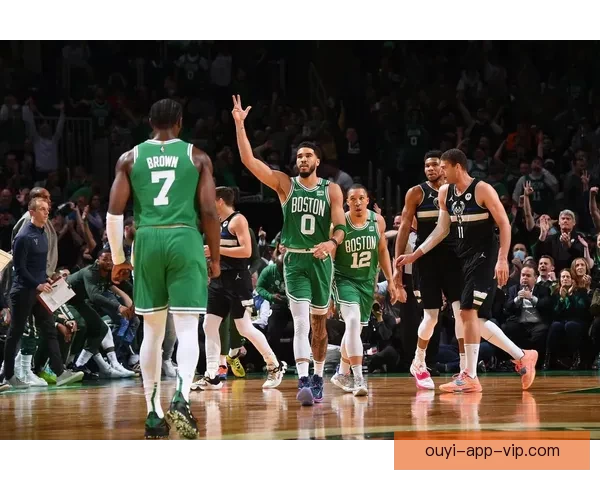 塔图姆以场均10次铁板回应伤病 布朗透露队内会议一致决定聚焦核心