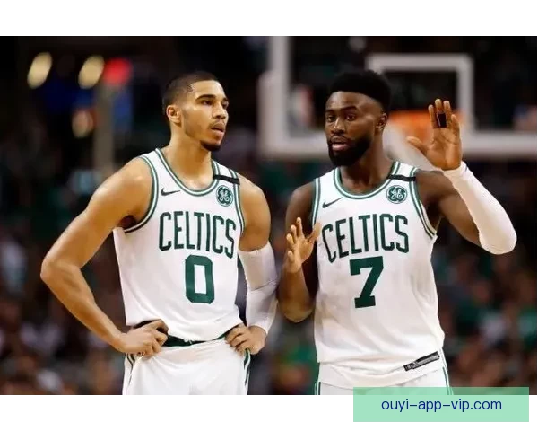 塔图姆突破14000分成历史第五年轻前锋仅次于詹杜瓜