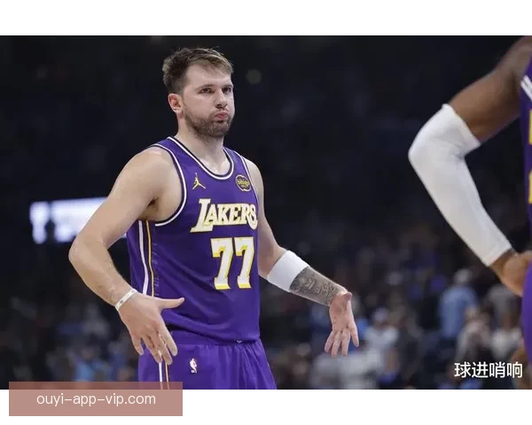 湖人豪取十三战十二胜跻身联盟前五东契奇三十六分表现引争议