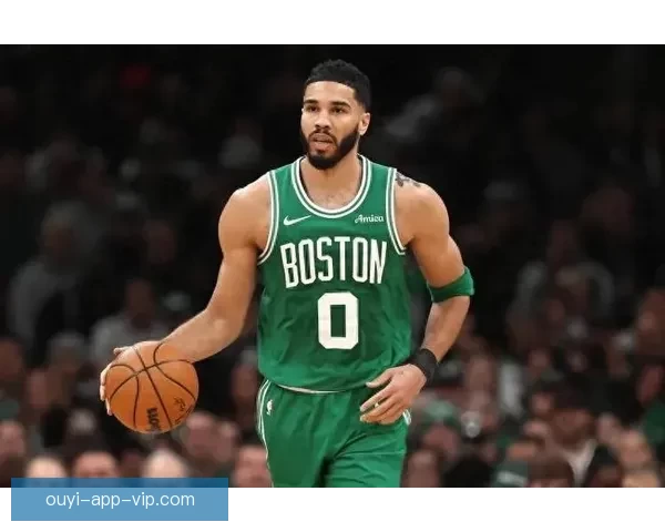 塔图姆狂砍25分18篮板11助攻创复出后首次三双 本赛季战绩10胜2负强势回归